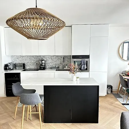 Flat Apartment *